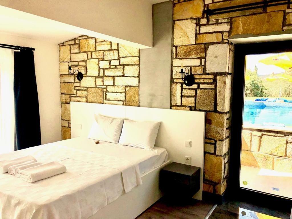 Victoria Hotel And Lounge Foça Dış mekan fotoğraf