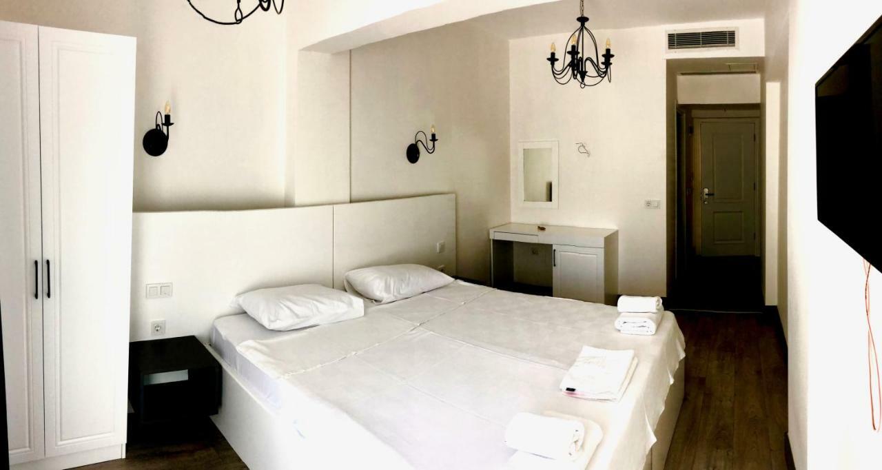 Victoria Hotel And Lounge Foça Dış mekan fotoğraf