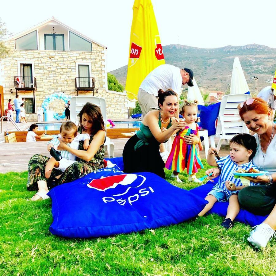Victoria Hotel And Lounge Foça Dış mekan fotoğraf